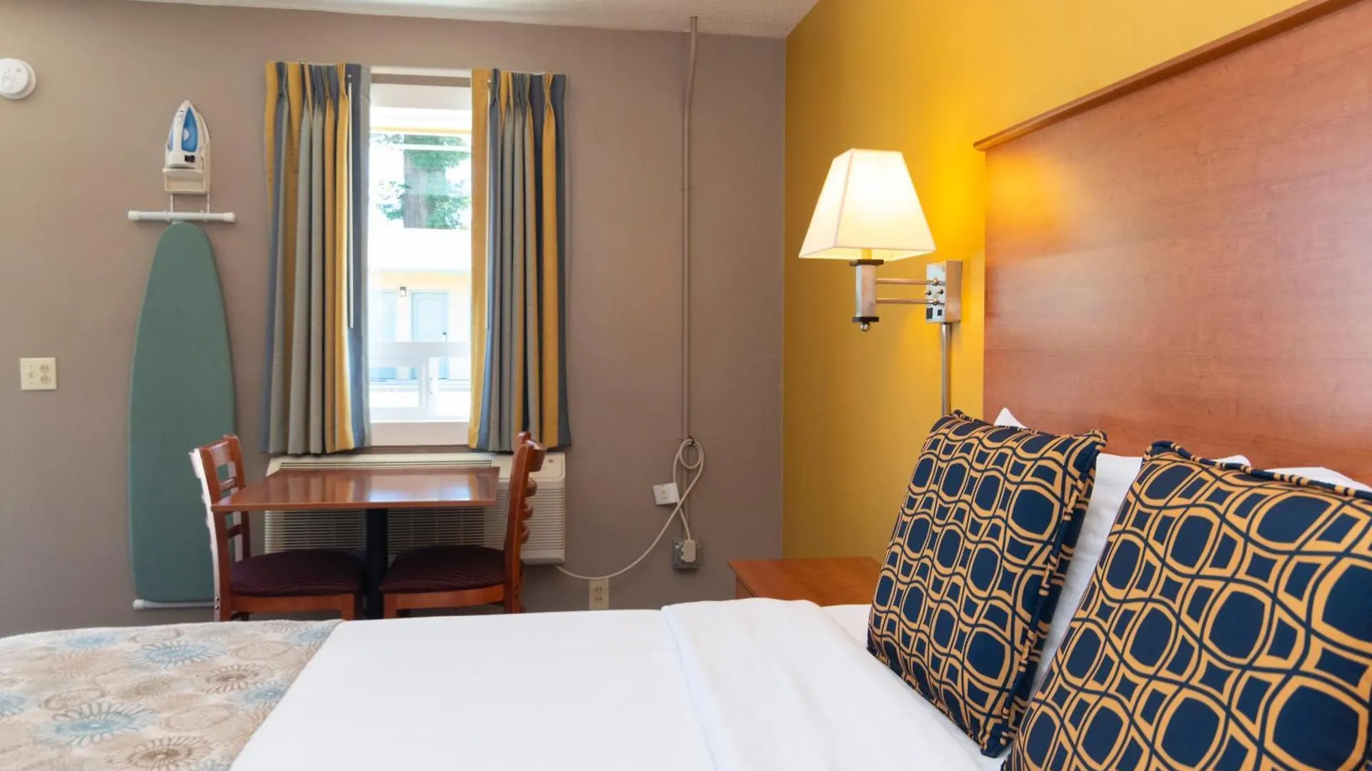 Nordic Inn And Suites Portland 3*,