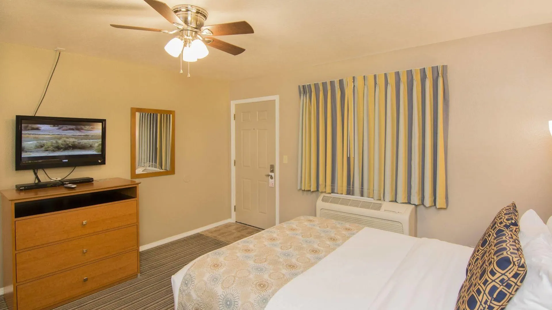 Nordic Inn And Suites Portland 3*,