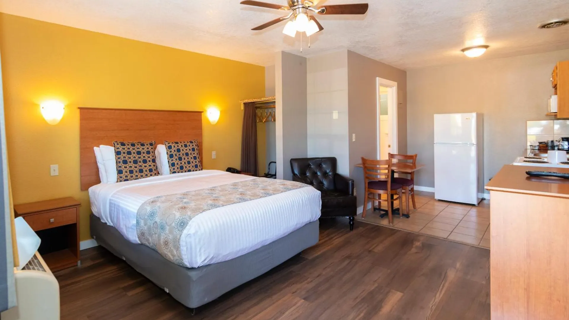 Nordic Inn And Suites Portland 3*,