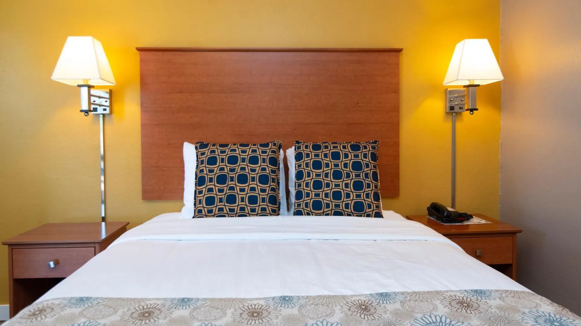 Nordic Inn And Suites Portland Motel