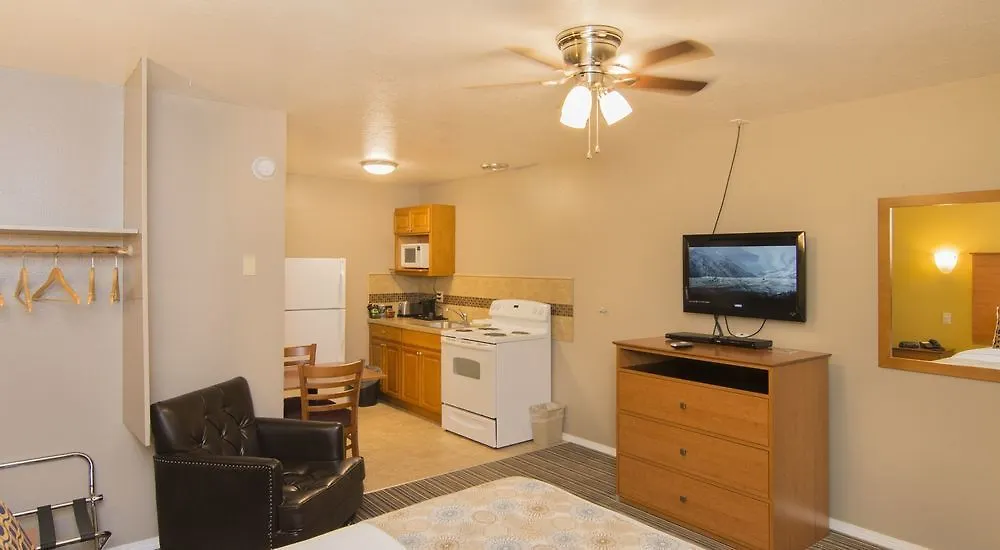 Nordic Inn And Suites Portland 3*,