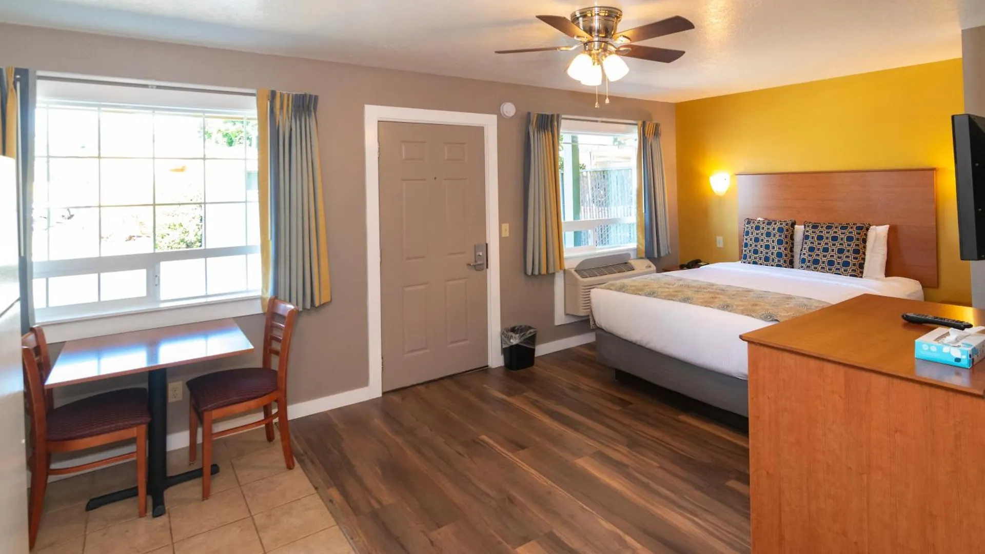 Nordic Inn And Suites Portland Motel