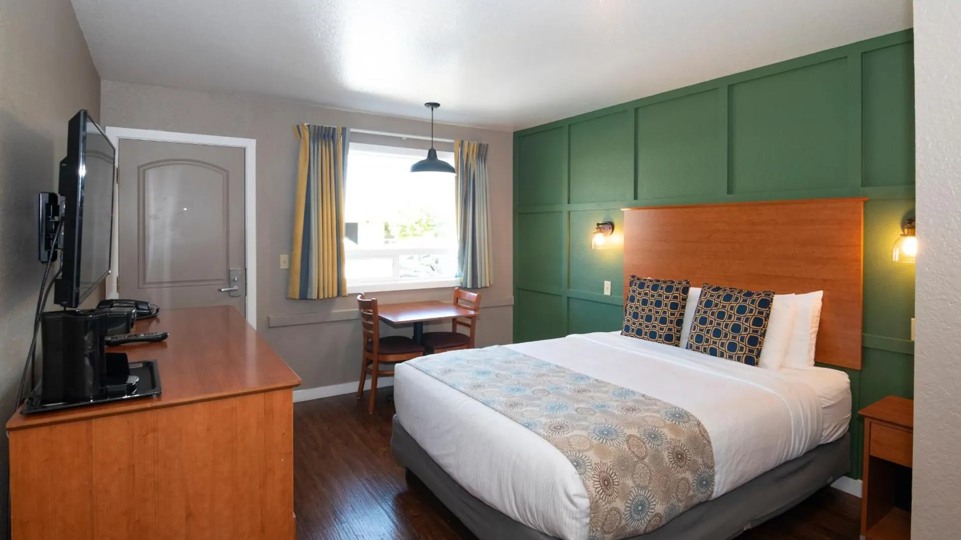 Nordic Inn And Suites Portland 3*,